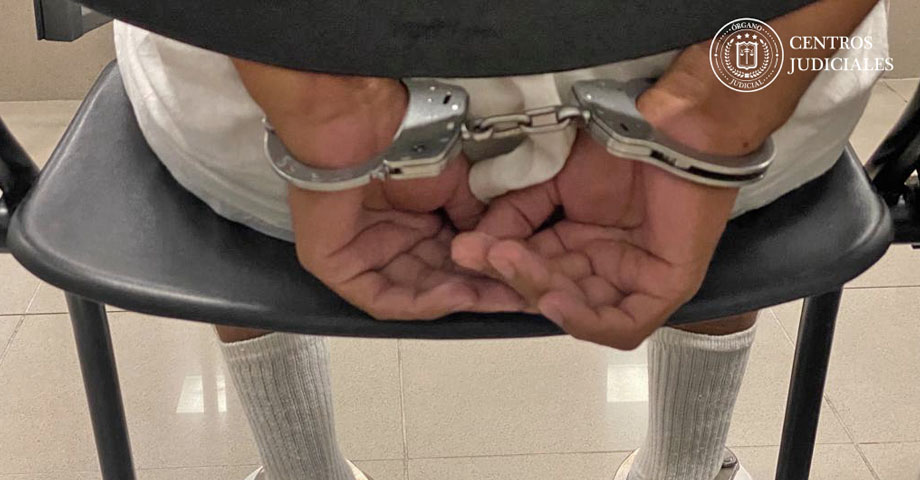 Envían a prisión a sujeto que abusó de su hijastra, una menor de edad