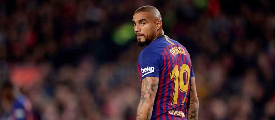 Kevin Prince Boateng afirma que el Barcelona lo obligó a decir que «Messi era el mejor»