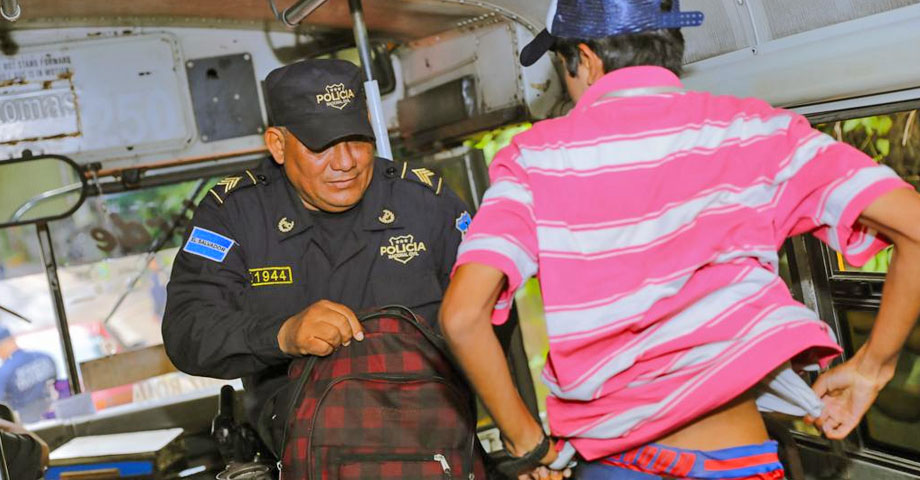 Autoridades intervienen el transporte colectivo como parte de las medidas de seguridad
