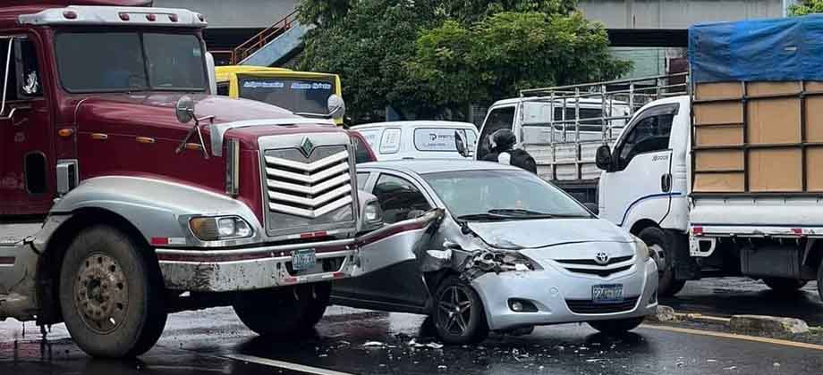 Reportan tráfico pesado por accidente de tránsito en Bulevar Venezuela