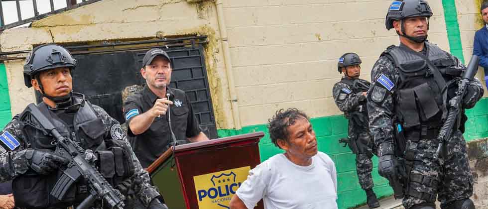 “Este tipo de salvajes no merecen vivir en nuestras comunidades, no merecen vivir en nuestra sociedad”