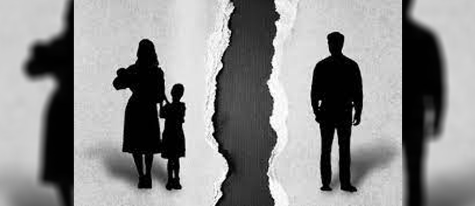 Se casa recientemente un padre que debe 18 cuotas de manutención a su hija de 5 años