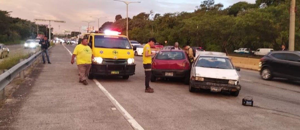 Un lesionado tras fuerte choque en el bulevar Monseñor Romero