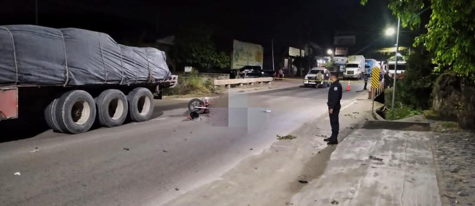 Hombre muere tras fuerte accidente en Santa Ana