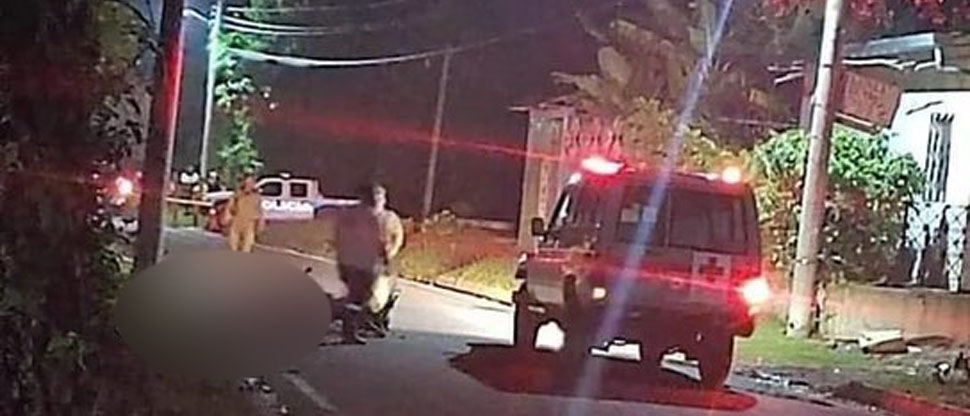 Empleado de la alcaldía de Santa María fallece tras chocar su moto con un poste 