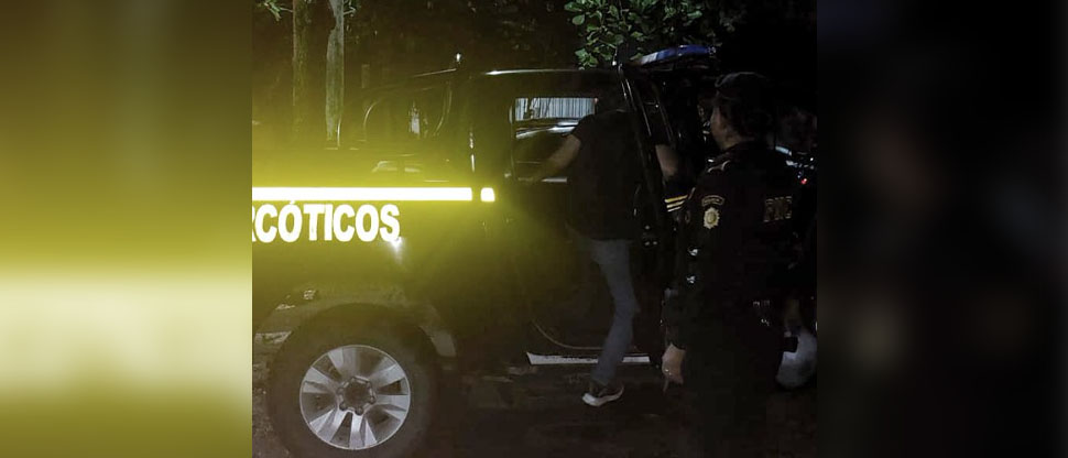 Capturan en Guatemala a salvadoreña con orden de captura por abuso de menores