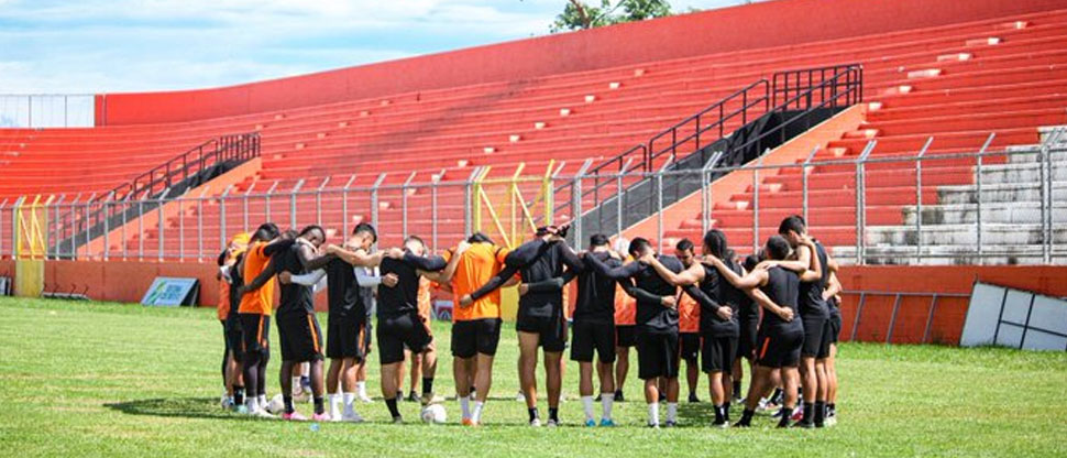 Jugadores de Águila denuncian que no les han pagado hasta dos meses de su salario 