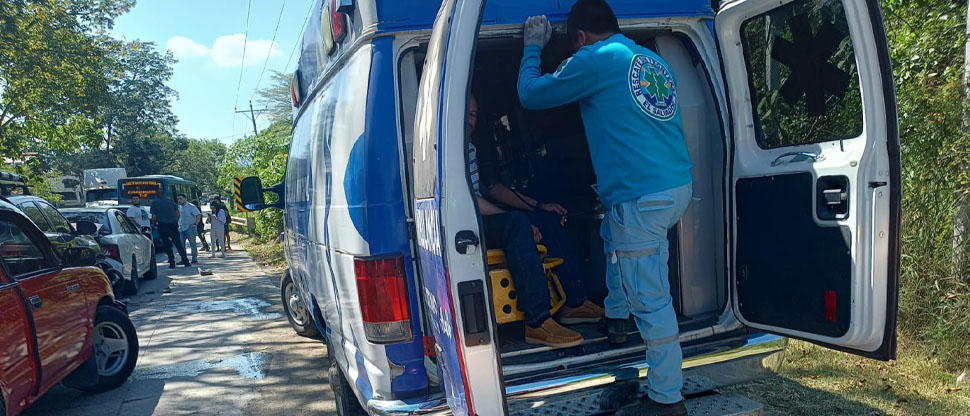 Dos personas resultan lesionadas en múltiple choque en la carretera a Metapán