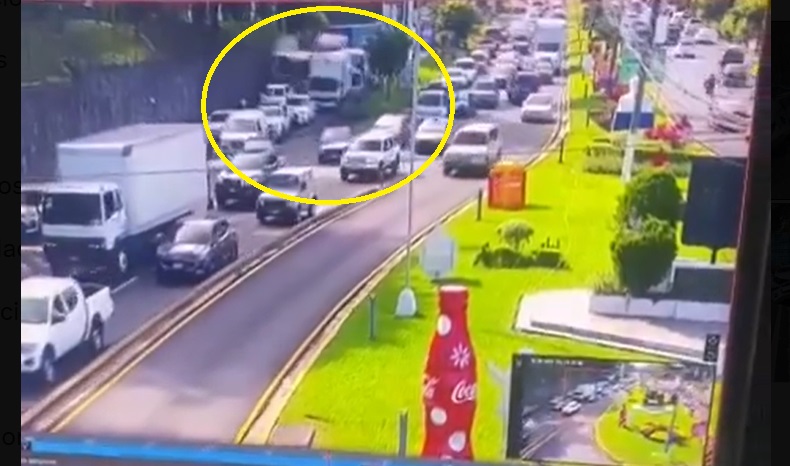 Cámaras captan cómo ocurrió el múltiple accidente en bulevar de Los Próceres (VIDEO)