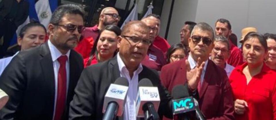 Chino Flores hunde al FMLN con un 2% en la intención de votos