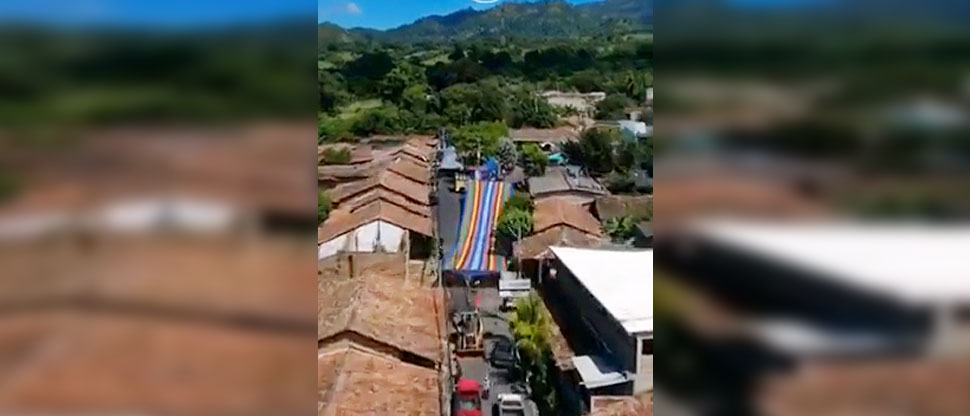 Chalatecos presentan la hamaca más grande de El Salvador