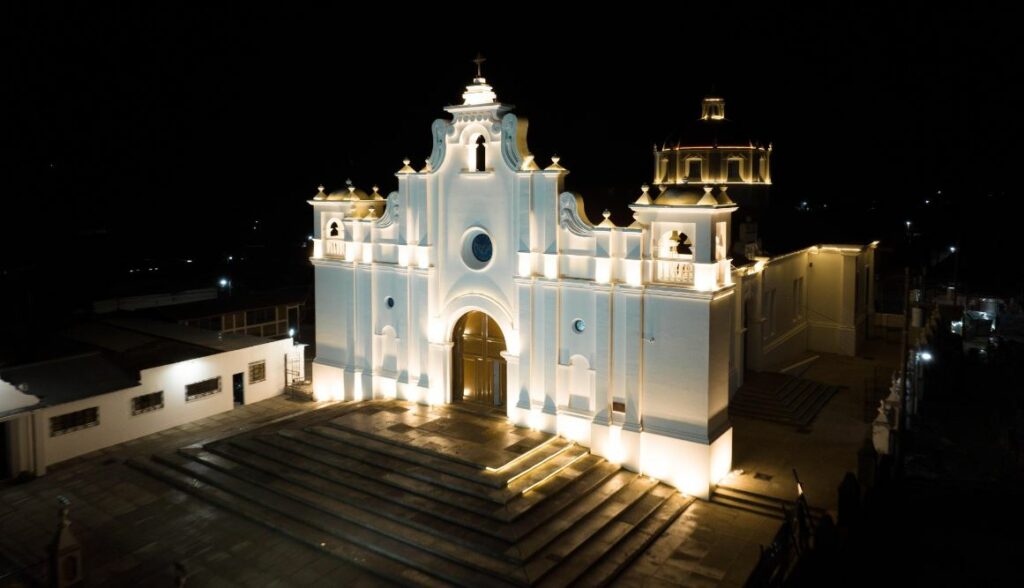 DOM trabaja en la revitalización del centro histórico de Apaneca