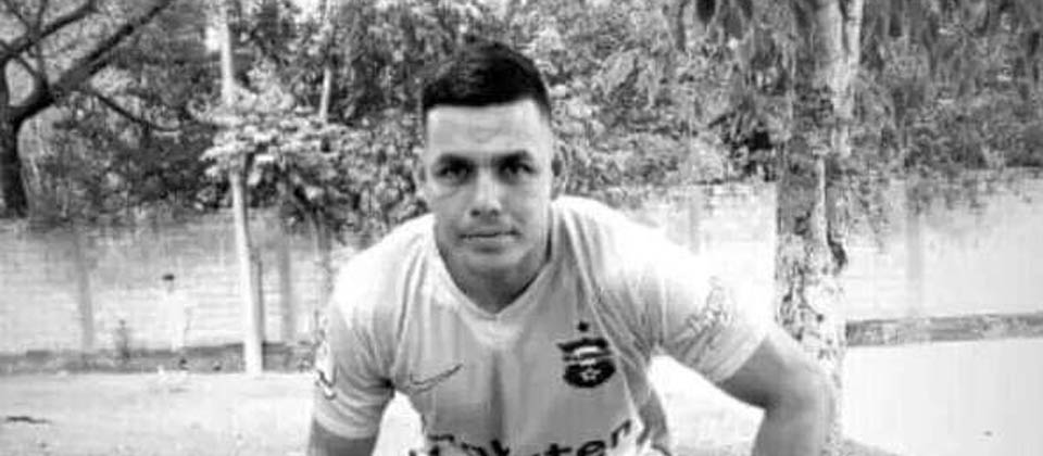 Fallece futbolista cuando jugaba un partido en Santa Ana