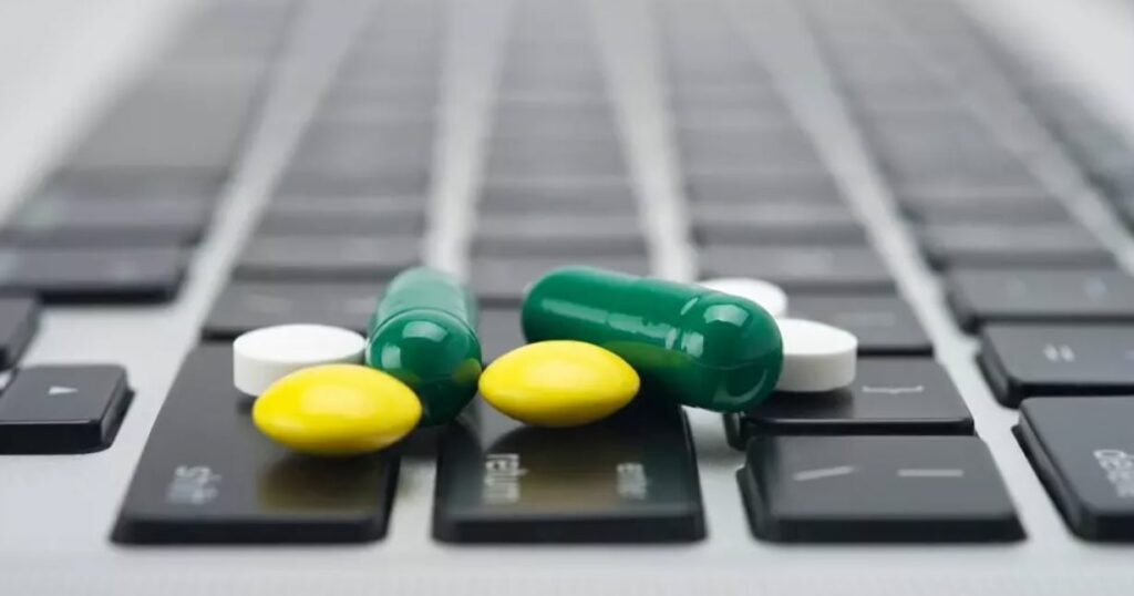 Salvadoreños pueden consultar en línea precios y disponibilidad de medicamentos gracias a la DNM