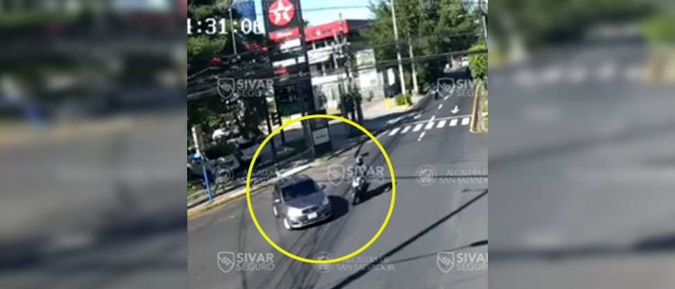 Cámaras de Sivar Seguro captan accidente provocado por la imprudencia de una conductora