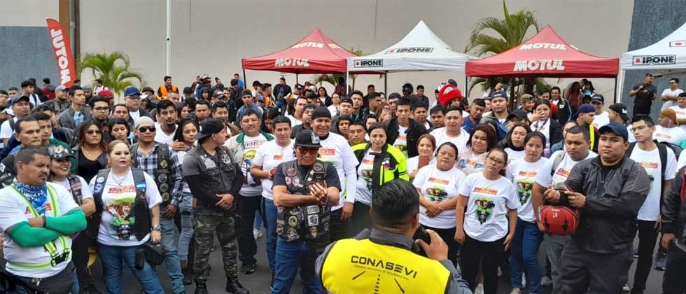 Capacitan a más de 2,000 motociclistas en movilidad segura