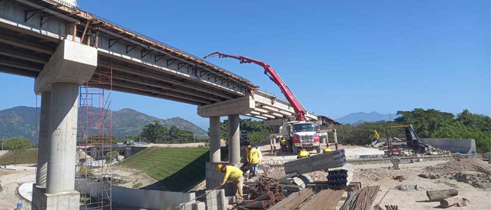 Paso multinivel en el redondel Integración cuenta con el 80 % de avance