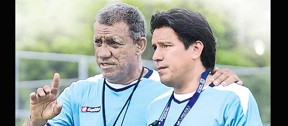 En Uruguay, reconocerán a extécnico del Alianza por su trayectoria deportiva
