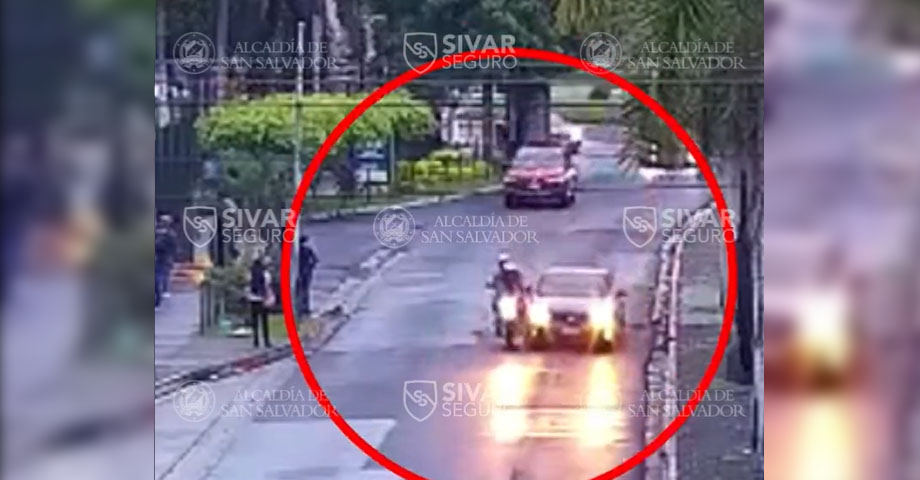 Cámaras de Sivar Seguro captan nuevo accidente, esta vez cerca de Metrocentro