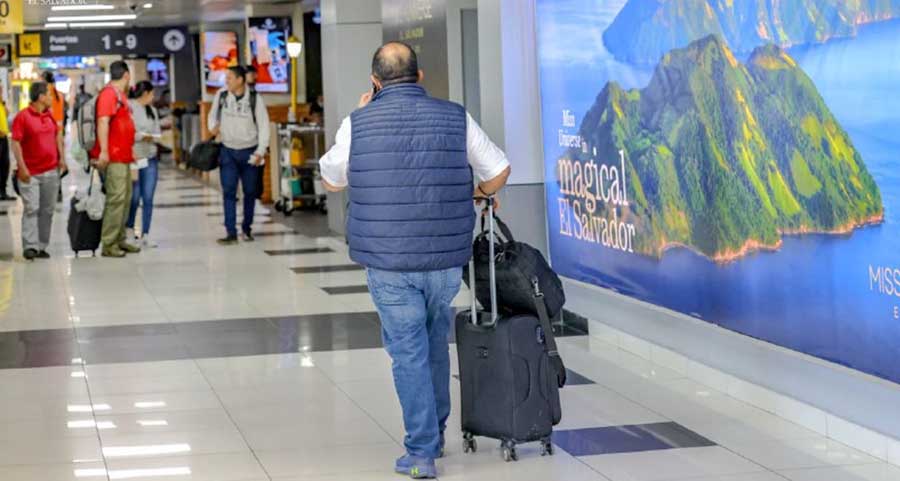Aeropuerto de El Salvador registra 4 millones de pasajeros atendidos en lo que va del año
