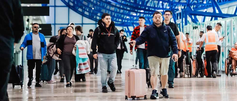 Salvadoreños en el exterior podrán ingresar bienes valorados hasta en $3 mil sin pagar impuestos