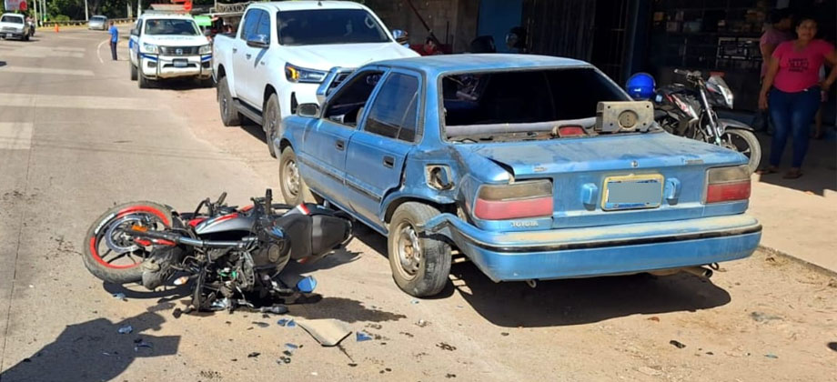 Motociclista gravemente lesionado tras fuerte choque en Santa Ana