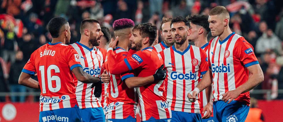 Girona gana, golea y gusta para seguir en la cima de LaLiga