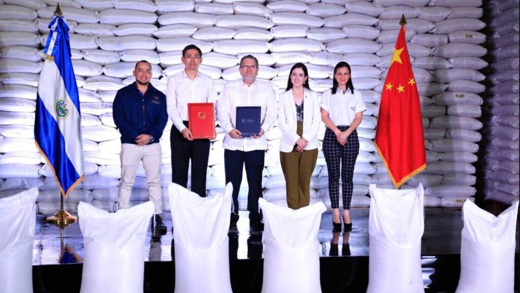 Salvadoreños serán beneficiados con cereales y fertilizantes donados por la República Popular China