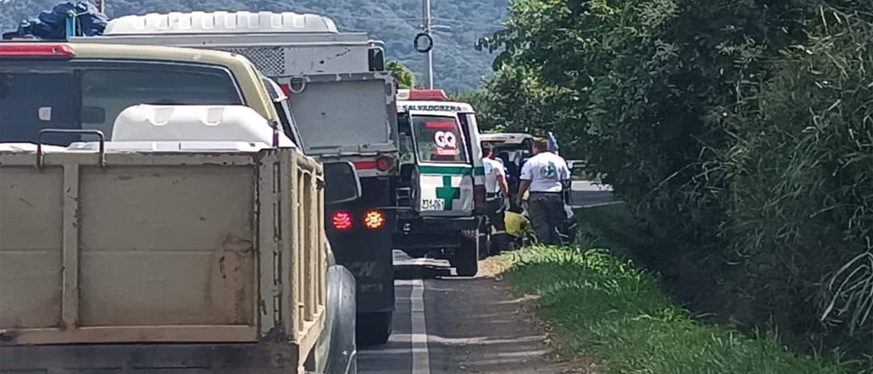 Motociclista se salva de perder la vida en fuerte choque en carretera a Candelaria de la Frontera
