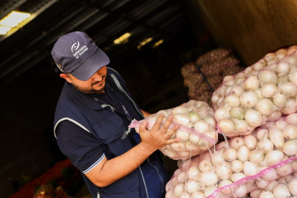 Autoridades multan a 60 comercios por incremento injustificado de precios