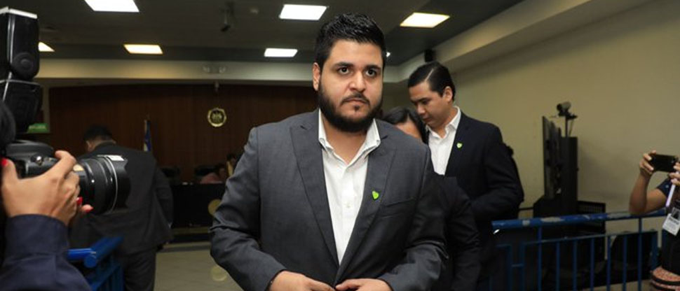 A petición de Héctor Silva aplazan nuevamente audiencia en su contra por calumnia