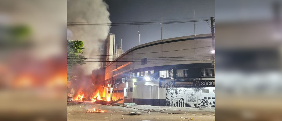 Barras bravas de Santos destruyen la ciudad tras descenso a la segunda división