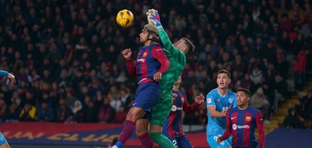 El Barcelona sufre para ganar al peor equipo de La Liga