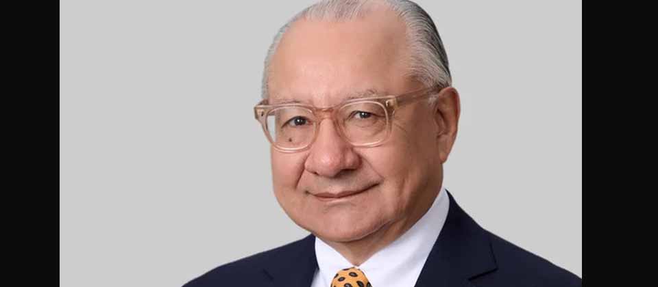 Exembajador de EUA se declara culpable de espiar a Cuba