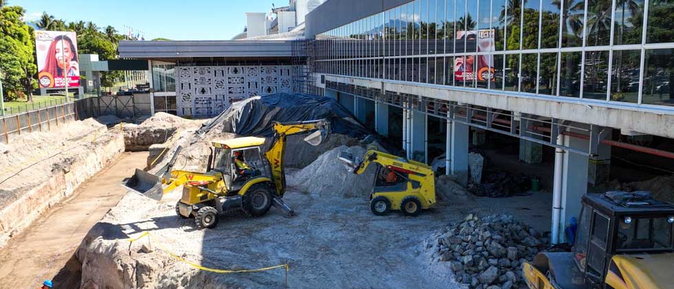 Colocan la primera piedra para la ampliación del Check in del Aeropuerto Internacional