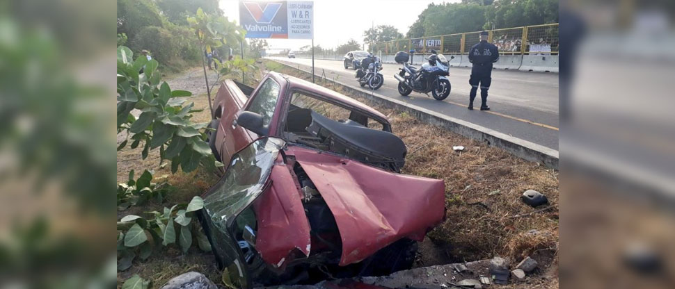 Aparatoso accidente deja un fallecido en carretera Litoral