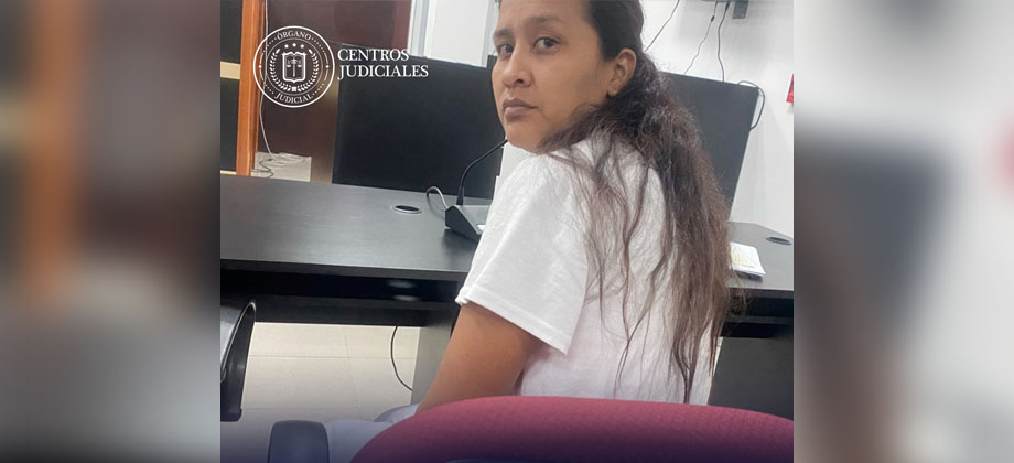 Condenan a mujer que exigía dinero a una persona por mensajes de texto