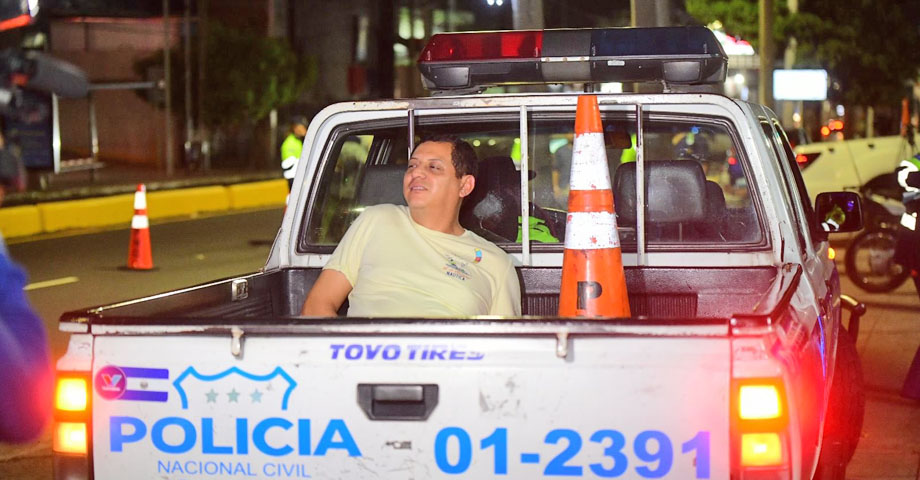 Sacan de circulación a conductor que manejaba totalmente ebrio
