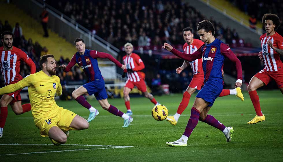 Joao Félix, marca, celebra y da el triunfo a un Barcelona que moribundo