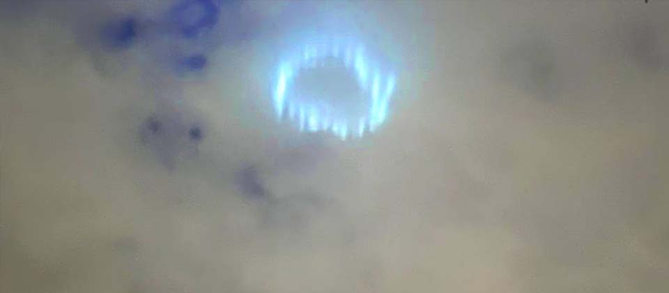 Aparecen luces extrañas en los cielos de Milán, Italia