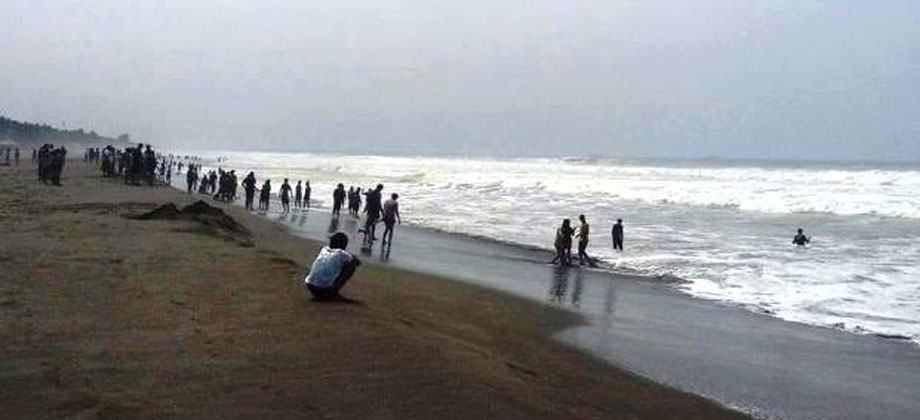 Guardavidas rescatan con vida a dos niños que fueron arrastrados por una corriente en Metalío