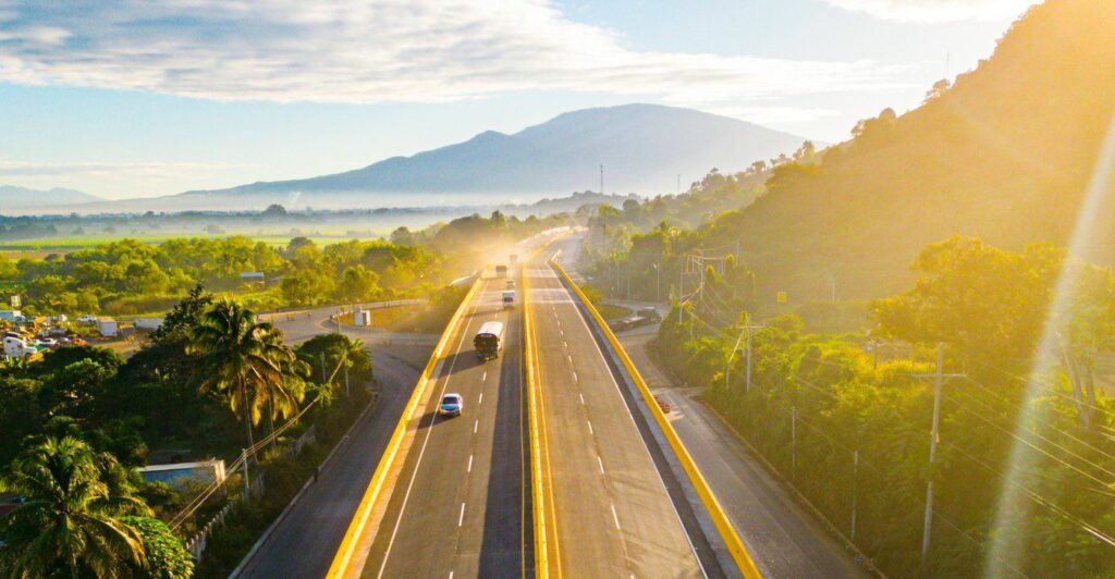 Habilitan paso elevado en carretera a Sonsonate