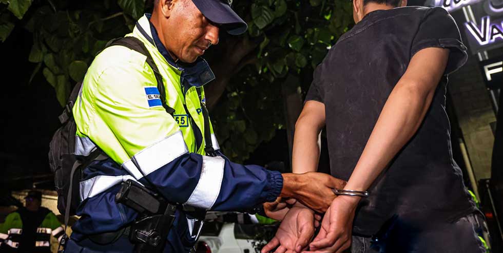 Autoridades realizan 500 pruebas de alcotest y detienen a cuatro conductores peligrosos