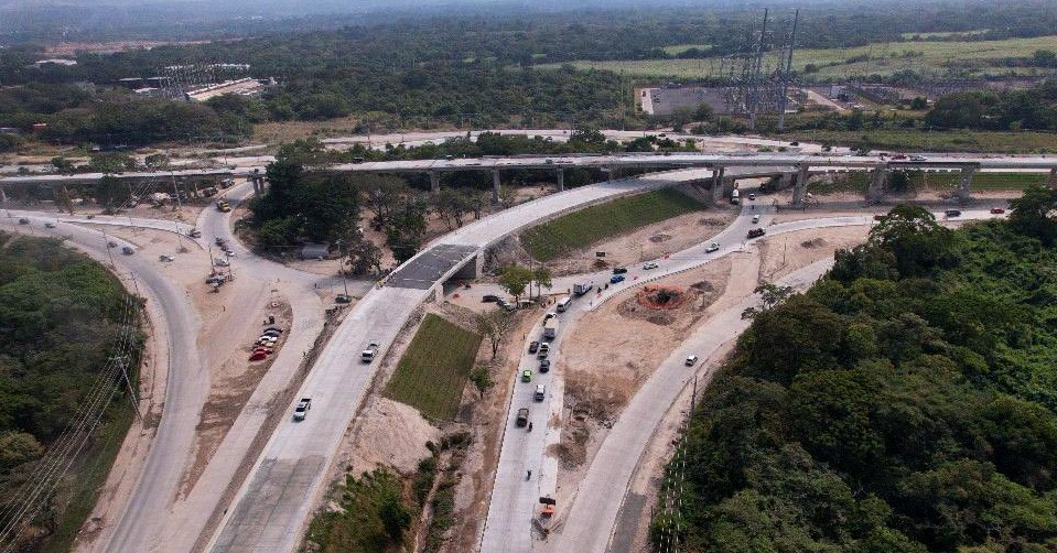 Habilitan tránsito vehicular en el paso elevado de San Salvador a Quezaltepeque