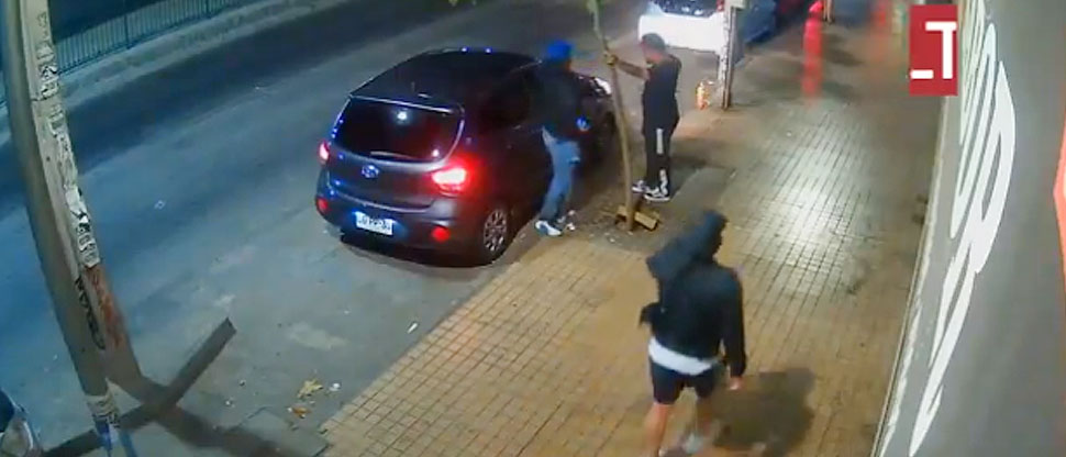 Cámara capta momento cuando extranjero es secuestrado en Santiago de Chile