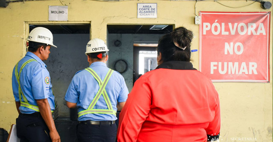 Verifican legalidad y medidas de seguridad en cohetería de Lourdes, Colón