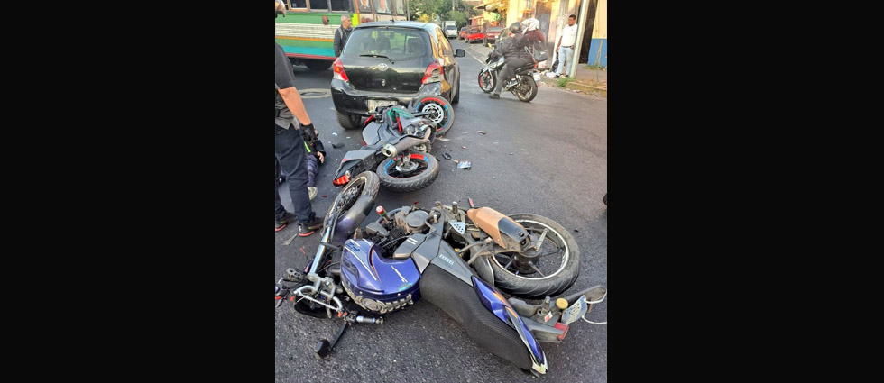 Dos lesionados tras accidente en San Salvador