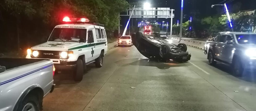 Cuatro lesionados tras fuerte accidente en el paso del Jaguar