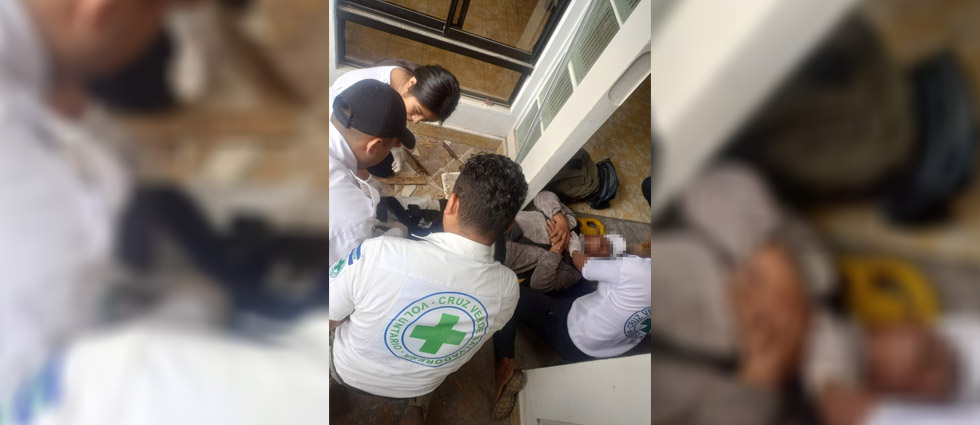 Auxilian a hombre tras caer de una altura de 4 metros en la colonia Escalón