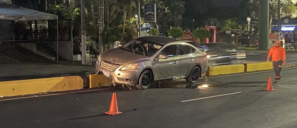 Conductor huye tras accidentarse en la colonia Escalón